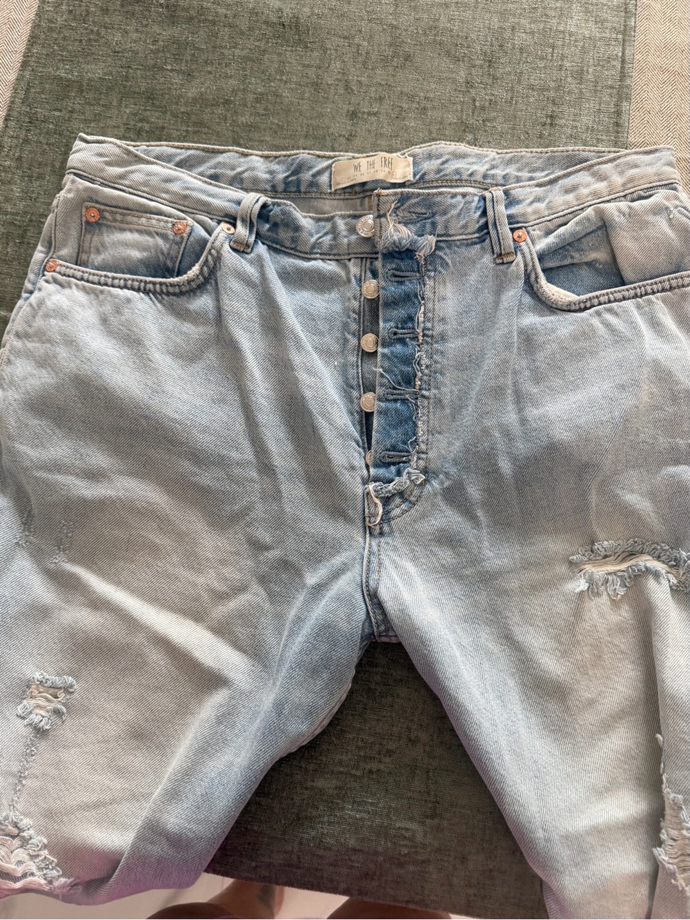 We The Free Light Blue Distressed Relaxed womans Jeans